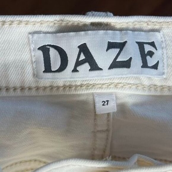 DAZE Denim Sundaze Raw Hem High-Rise Straight Crop Jeans Swan White 27 NWOT - Picture 6 of 13